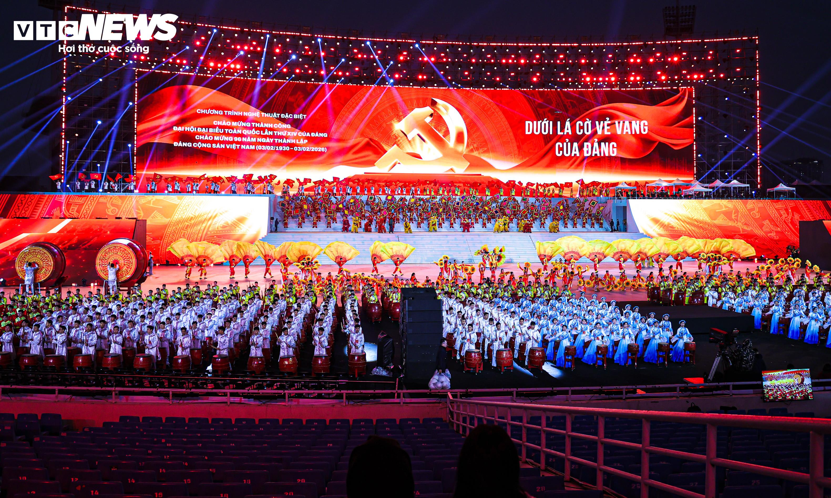 Những hình ảnh ấn tượng tại đêm tổng duyệt 'Dưới lá cờ vẻ vang của Đảng' - 6