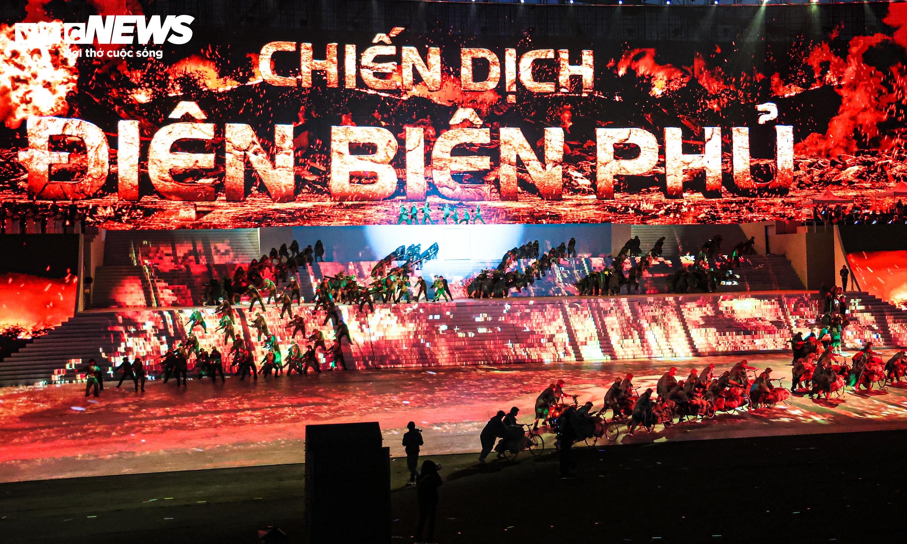 Những hình ảnh ấn tượng tại đêm tổng duyệt 'Dưới lá cờ vẻ vang của Đảng' - 8