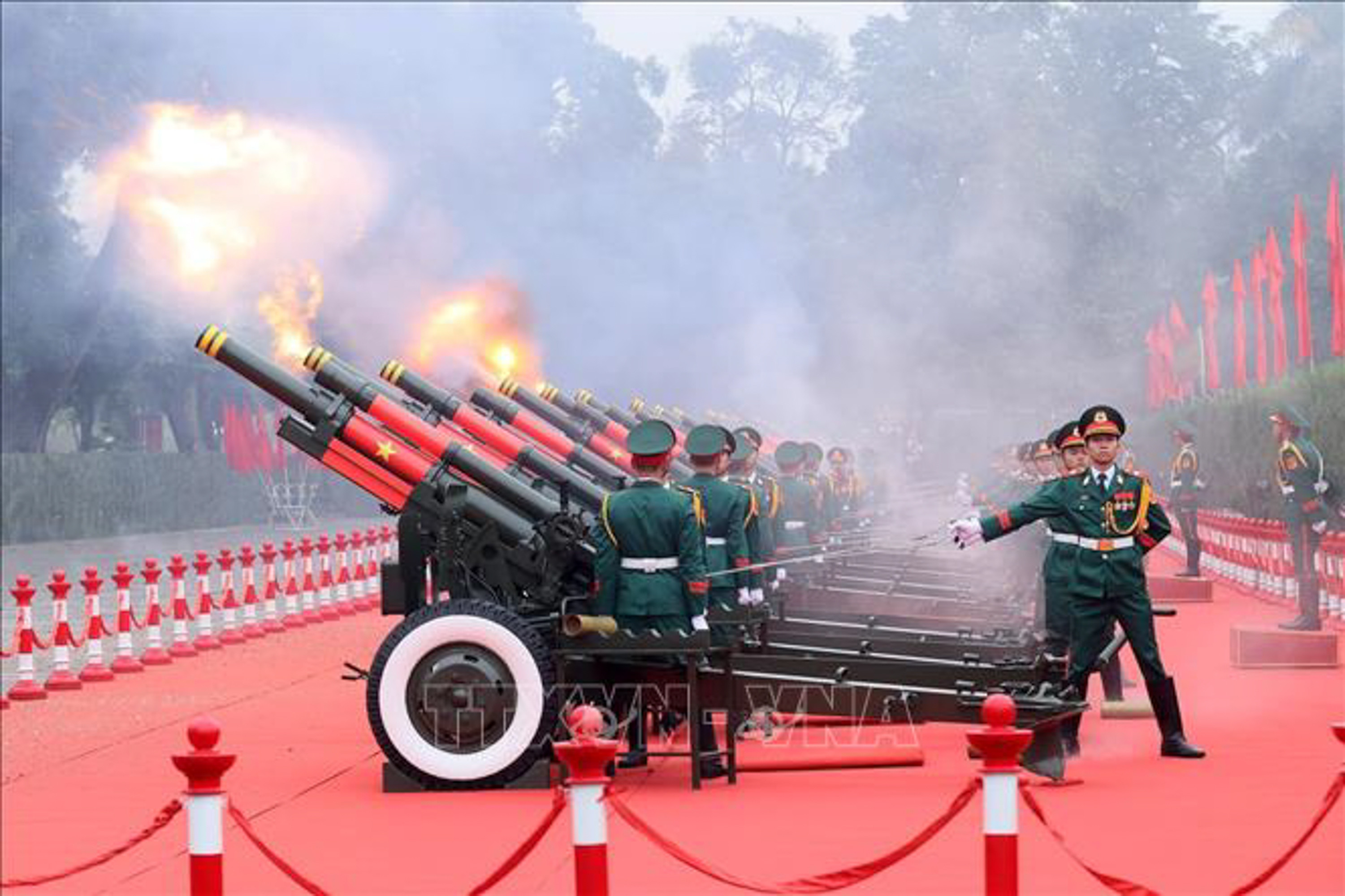 21 loạt đại bác chào mừng Tổng Bí thư, Chủ tịch nước Lào Thongloun Sisoulith - 6