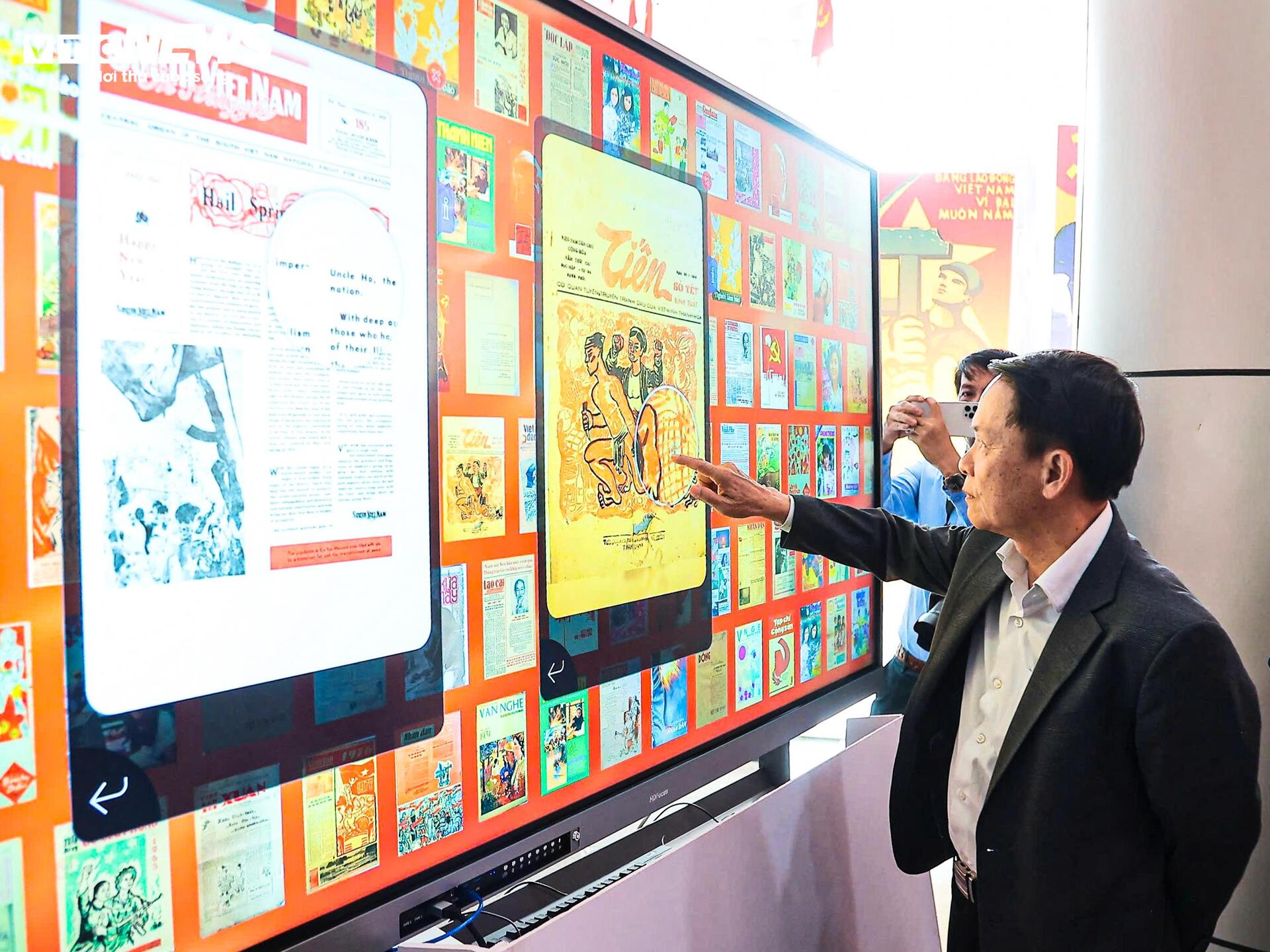 Khai mạc trưng bày 'Từ trang nhất đến trang sử - Xuân đất nước, Đảng soi đường' - 11