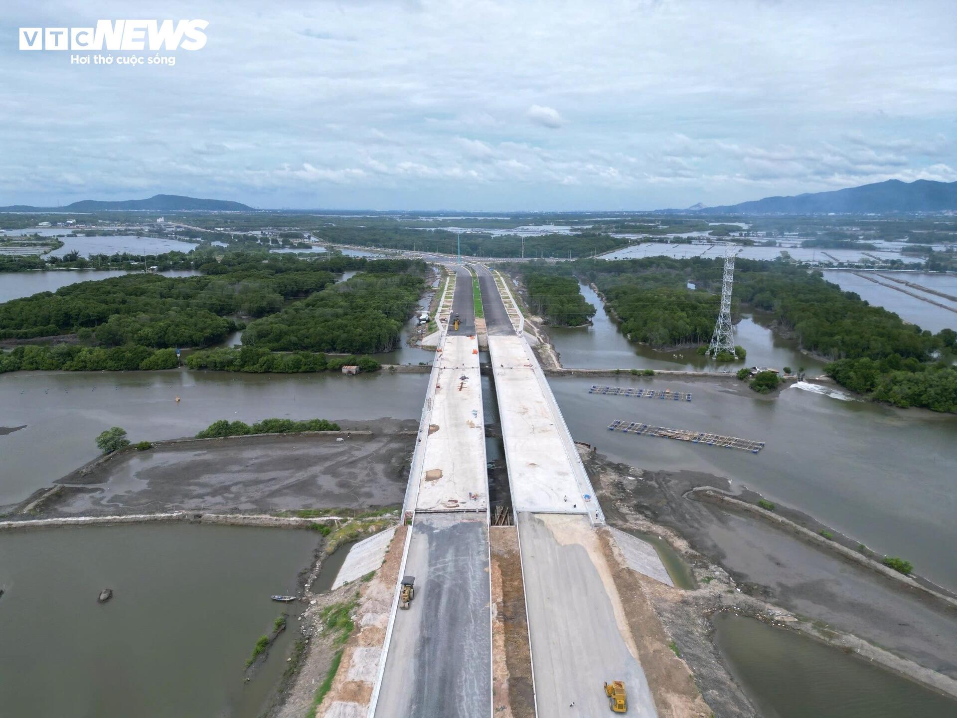 Toàn cảnh đường ven biển 7.000 tỷ đồng ở TP.HCM tăng tốc về đích - 4