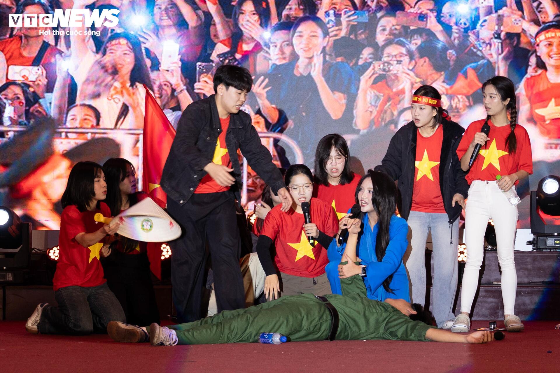 Lộ diện quán quân cuộc thi Người dẫn chương trình tài năng SpeakUp 2026 - 8