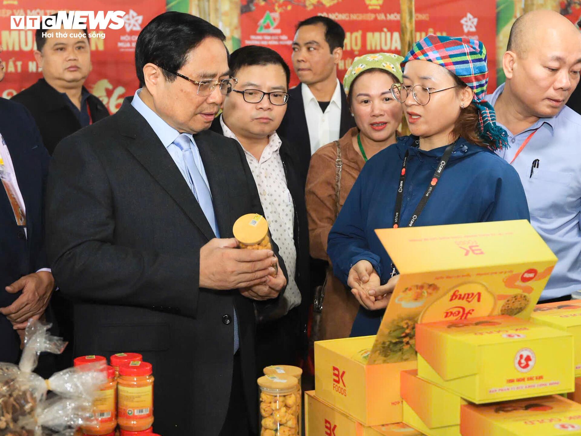 Thủ tướng Phạm Minh Chính dự tổng duyệt khai mạc Hội chợ Mùa Xuân 2026 - 5