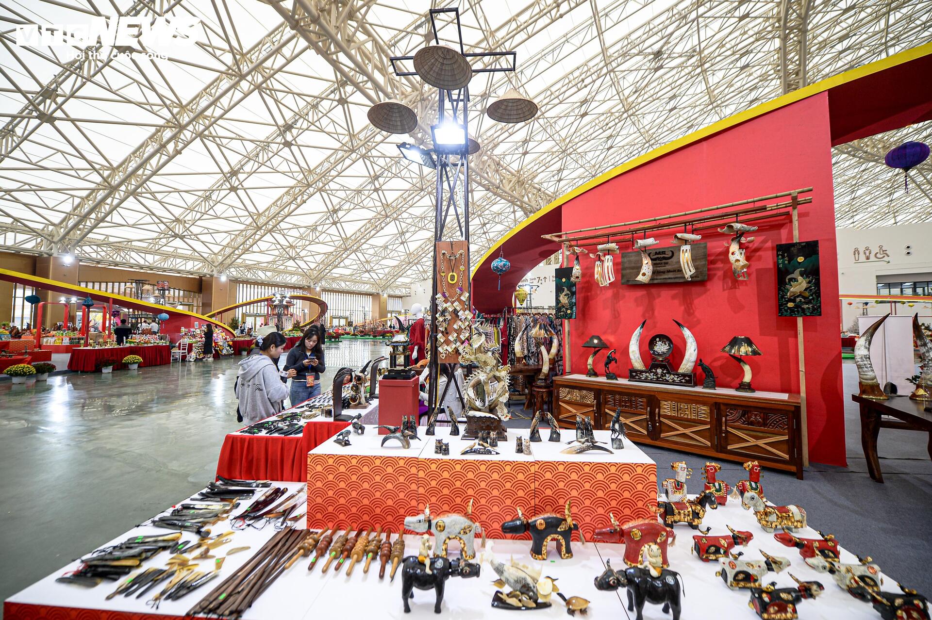 Hà Nội mang không gian Tết truyền thống đến Hội chợ Mùa Xuân 2026 - 9