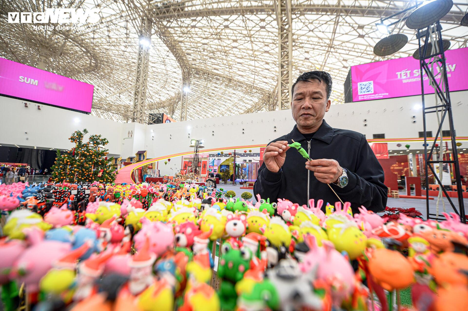 Hà Nội mang không gian Tết truyền thống đến Hội chợ Mùa Xuân 2026 - 5