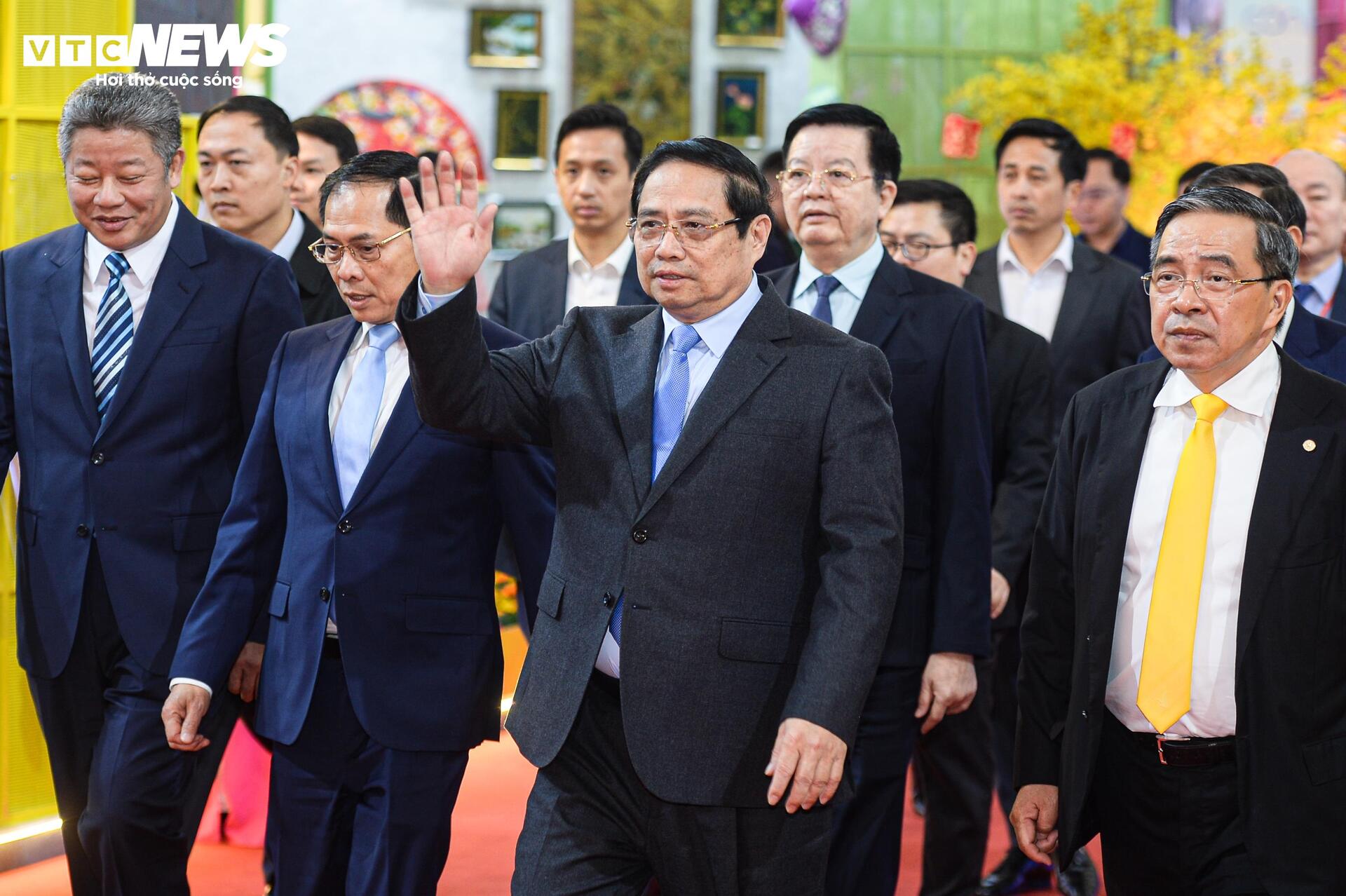 Toàn cảnh lễ khai mạc Hội chợ Mùa Xuân lần thứ nhất năm 2026 - 2