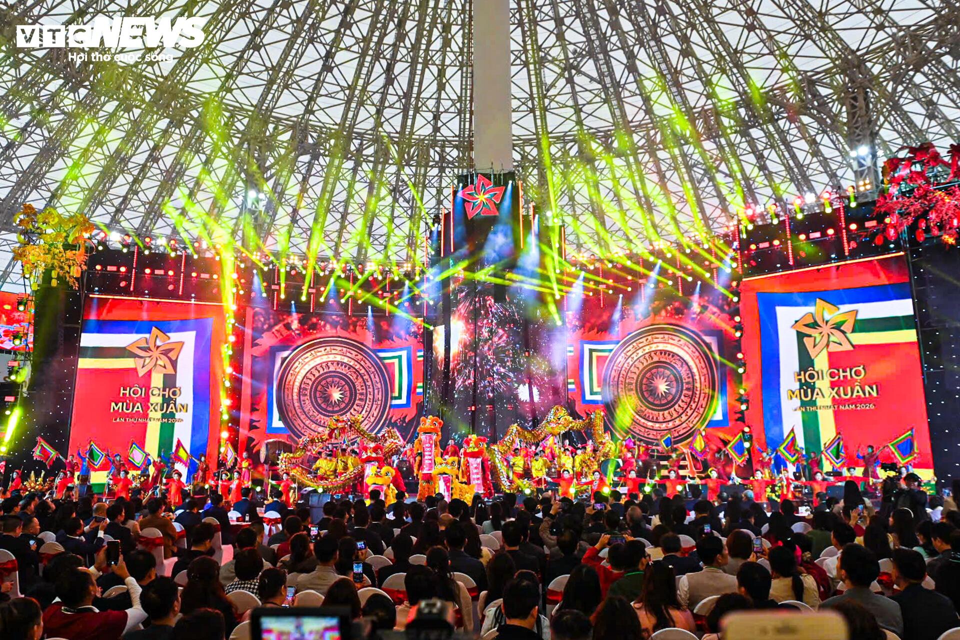 Toàn cảnh lễ khai mạc Hội chợ Mùa Xuân lần thứ nhất năm 2026 - 5