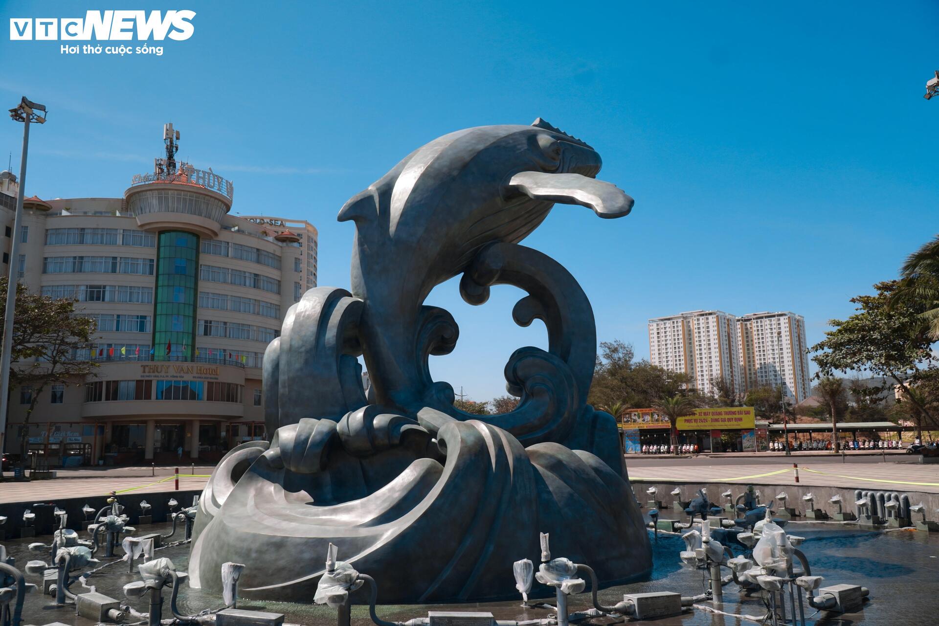 Cận cảnh công trình tượng cá Ông hơn 50 tỷ đồng tại TP.HCM - 5