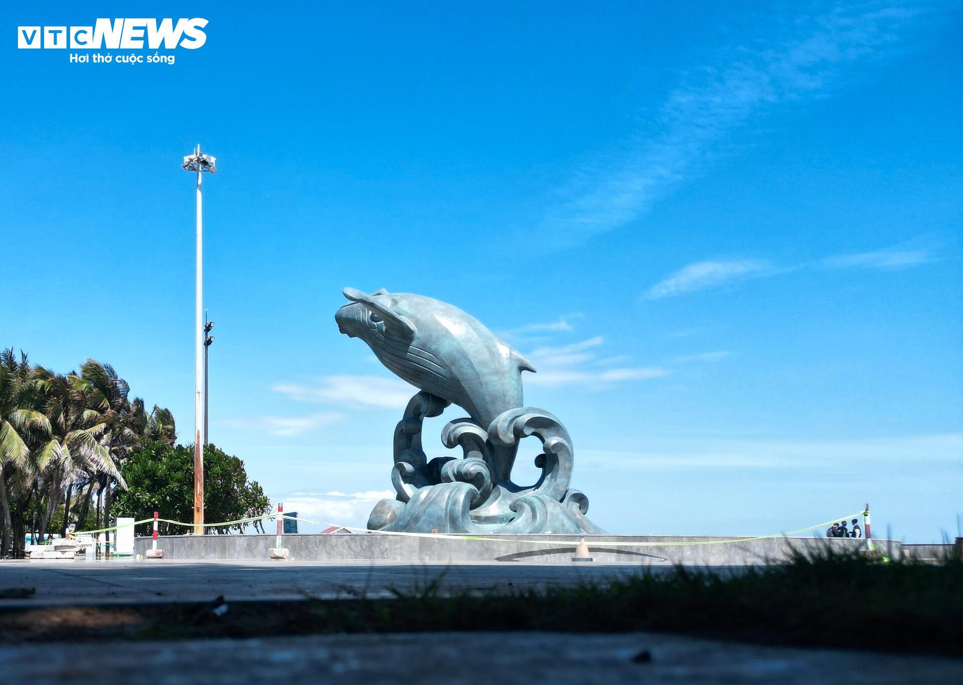 Cận cảnh công trình tượng cá Ông hơn 50 tỷ đồng tại TP.HCM - 9