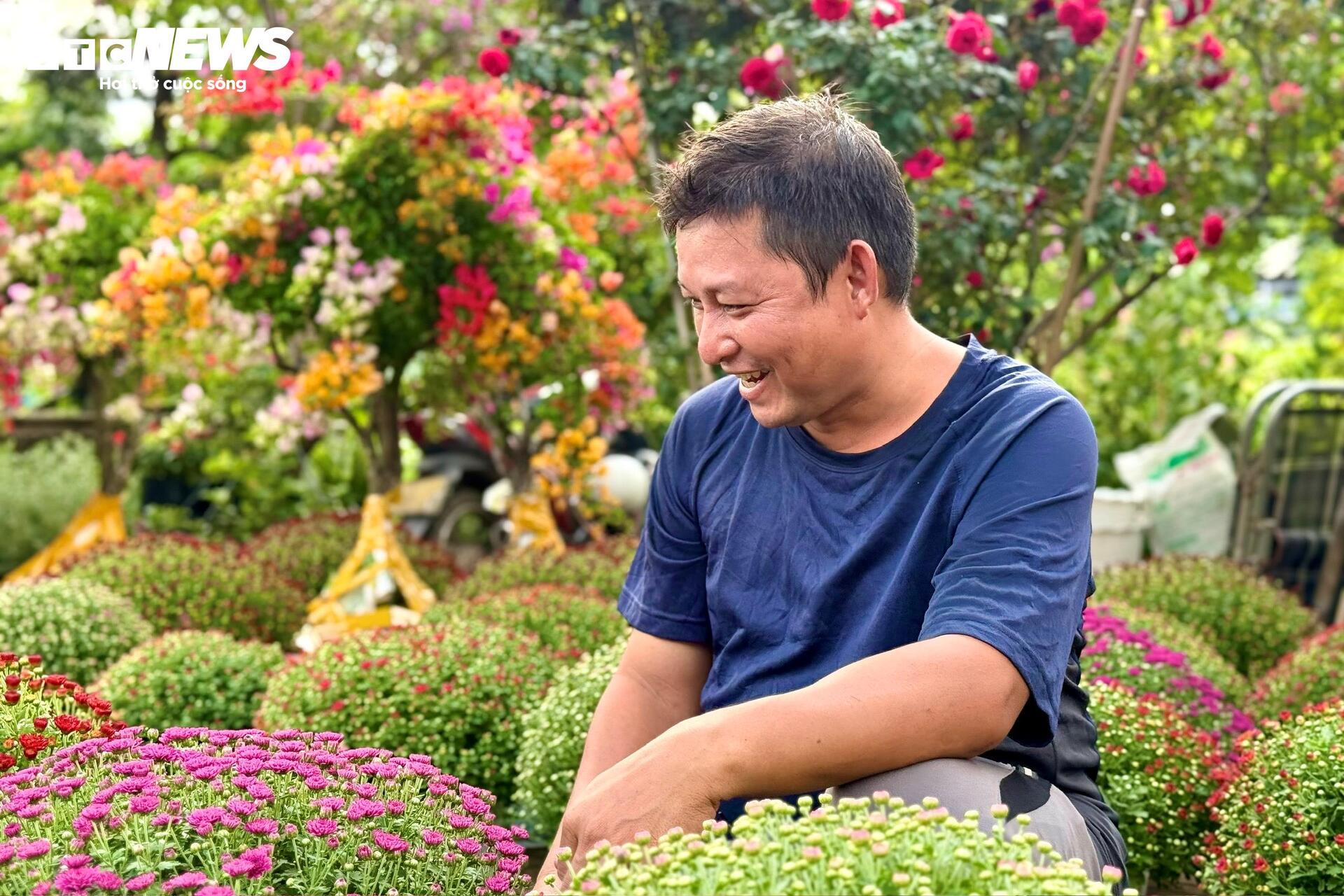 Hoa Tết TP.HCM bán chạy, nhiều nhà vườn 'cháy' hàng sớm - 9