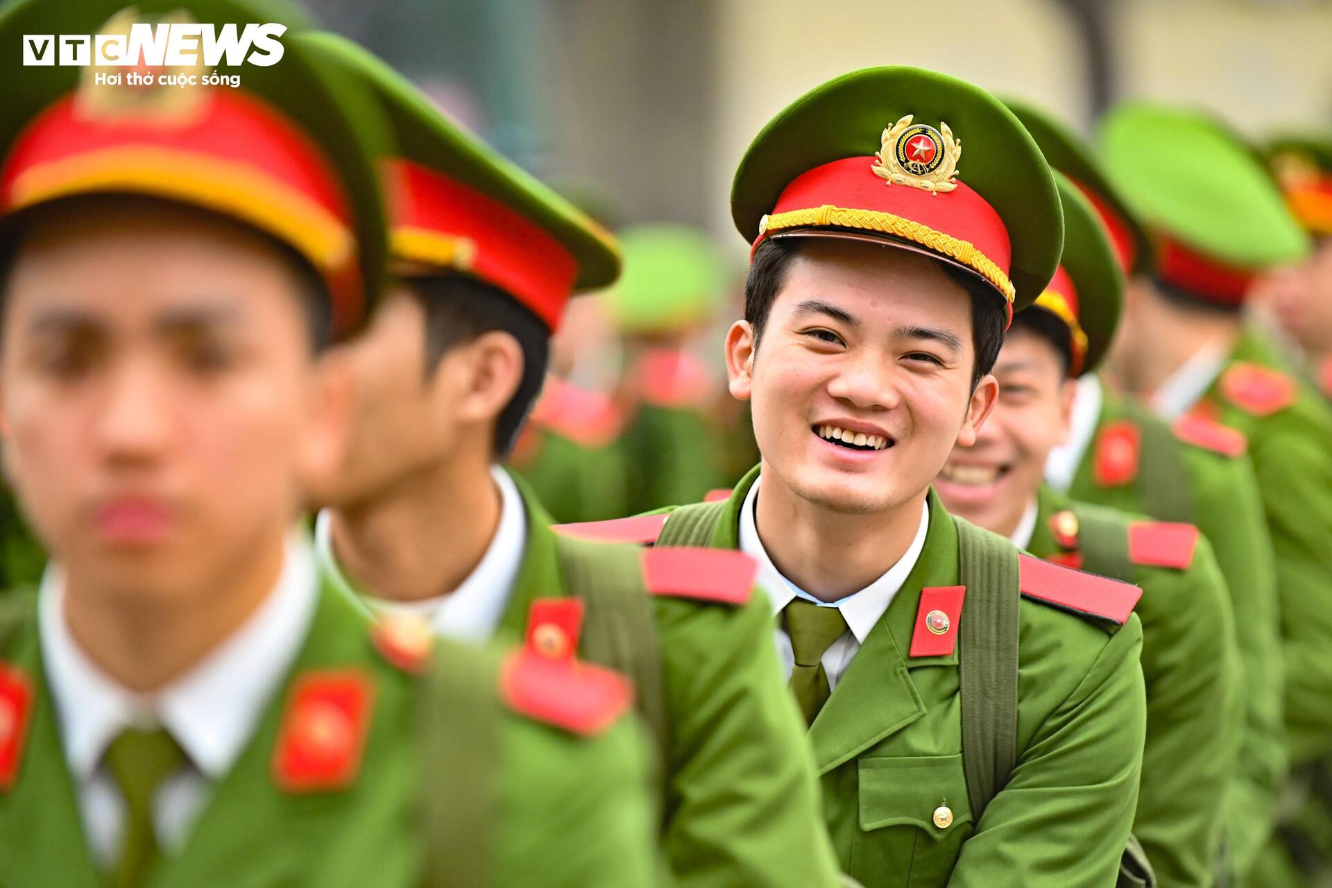 'Chuyến xe mùa xuân' chở học viên Học viện Cảnh sát Nhân dân về quê đón Tết - 3