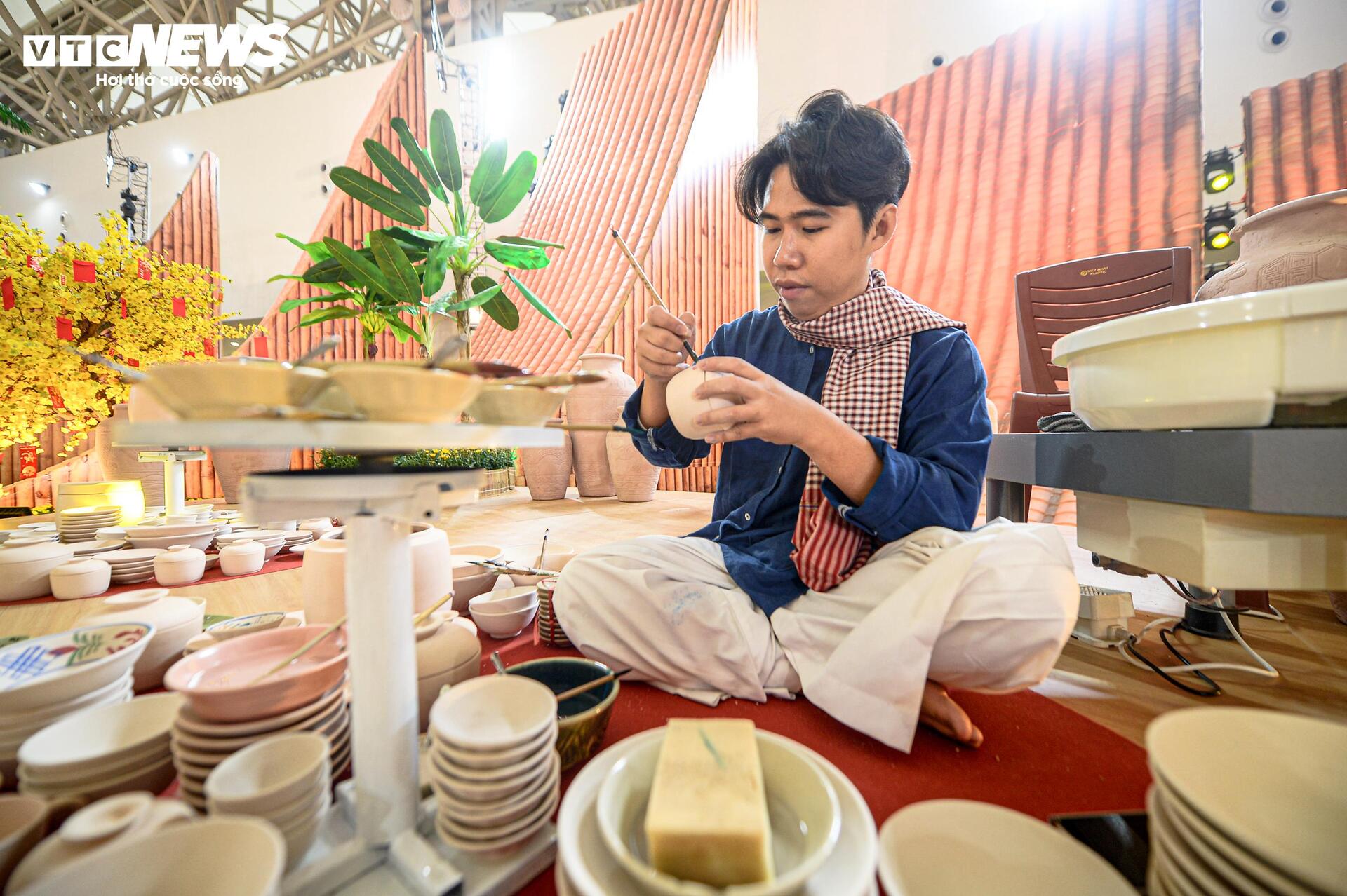 Đi hội chợ sắm Tết, khách còn được du xuân xuyên Việt - 6