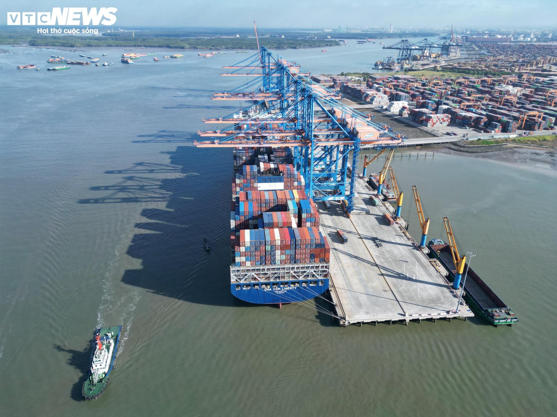 Hiện trạng đường nối siêu cảng Cái Mép với khu công nghiệp ở TP.HCM - Ảnh 14.