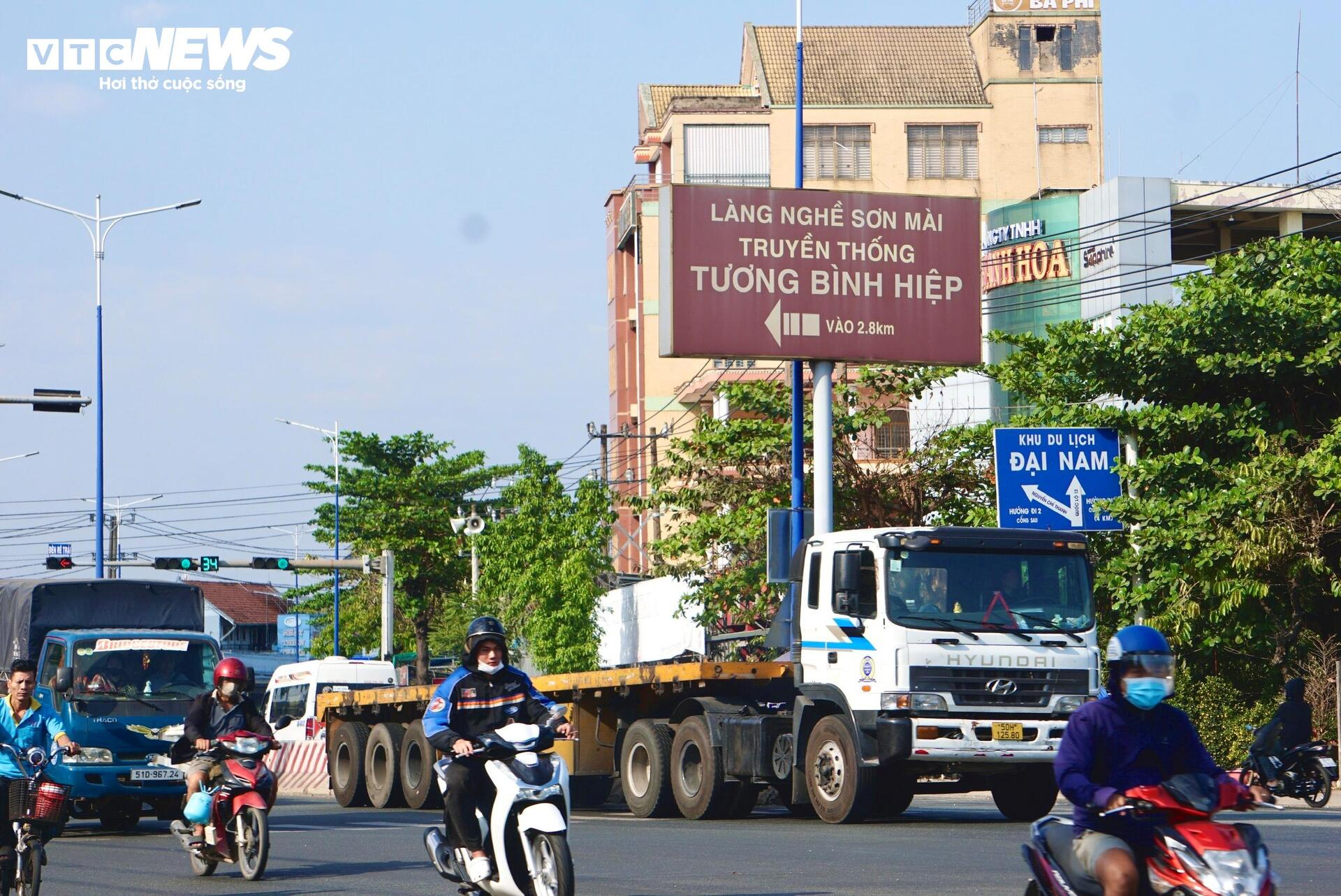Làng sơn mài TP.HCM những ngày Tết chạm ngõ - 1