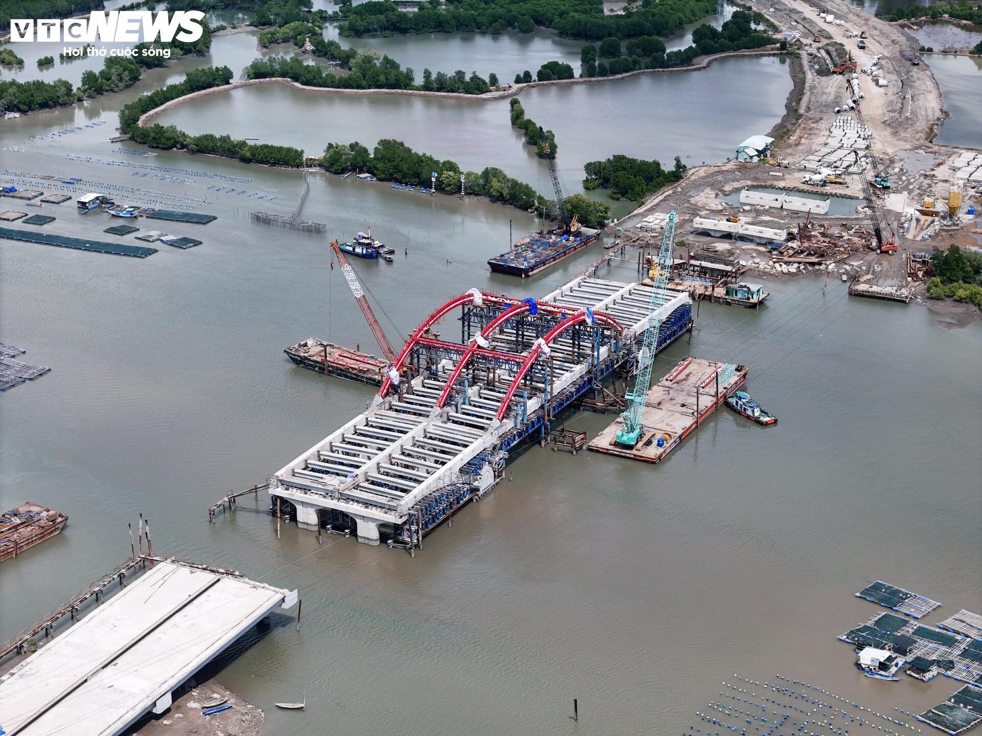 Đường nối tổ hợp hóa dầu 5 tỷ USD ở TP.HCM sau gần 6 năm thi công - 7