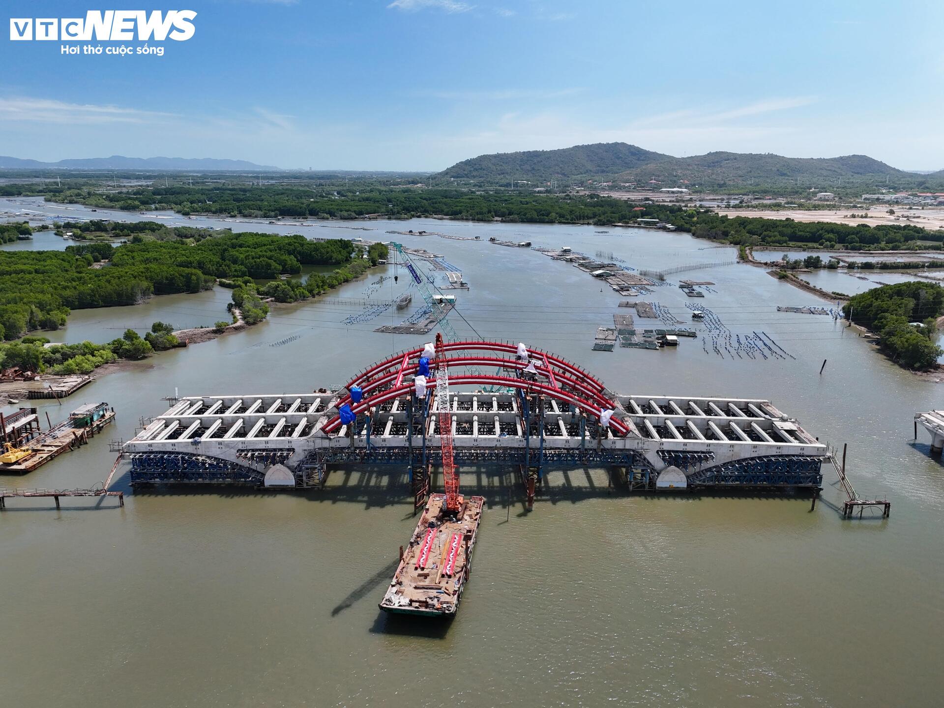 Đường nối tổ hợp hóa dầu 5 tỷ USD ở TP.HCM sau gần 6 năm thi công - 6