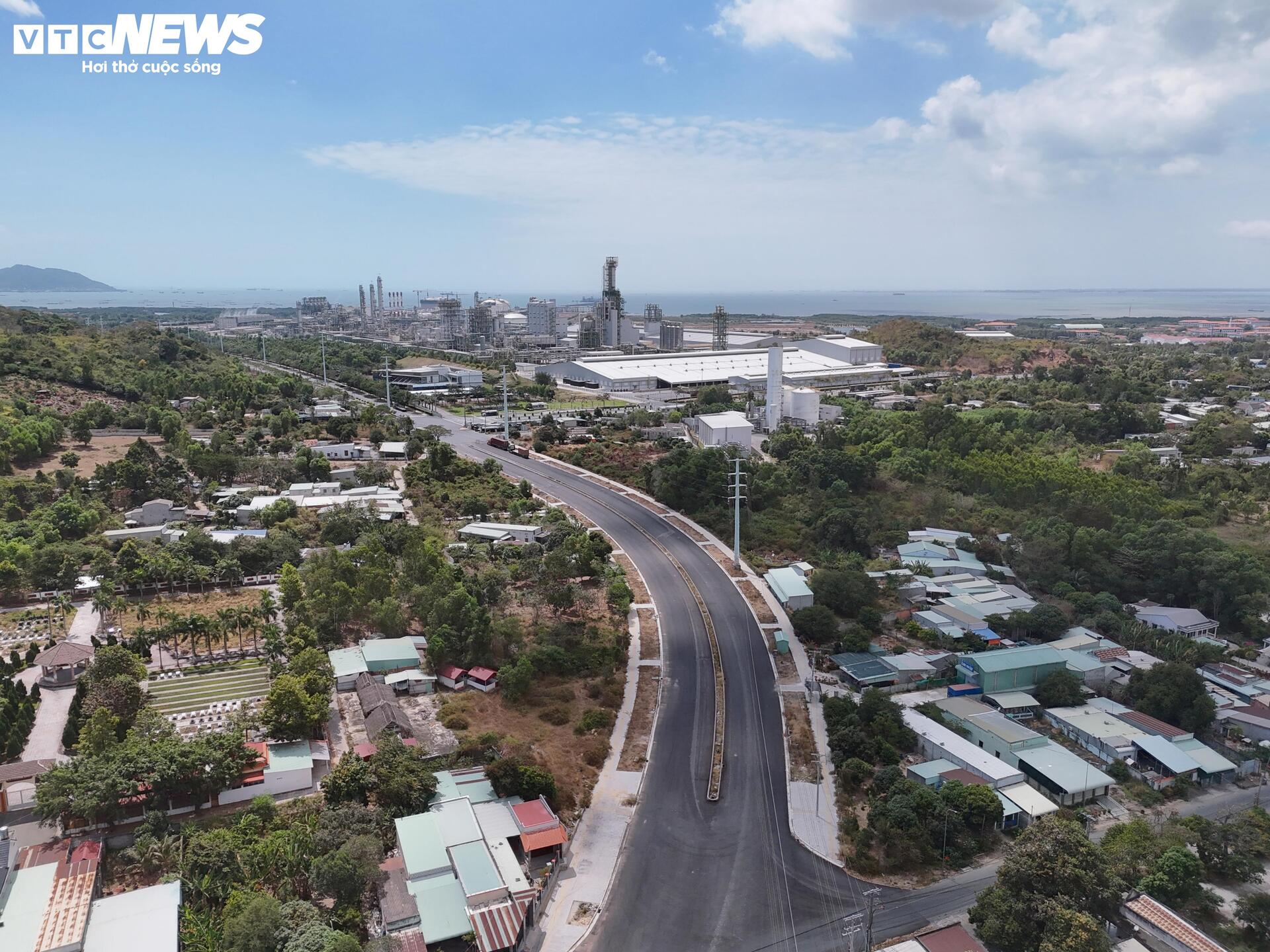 Đường nối tổ hợp hóa dầu 5 tỷ USD ở TP.HCM sau gần 6 năm thi công - 4