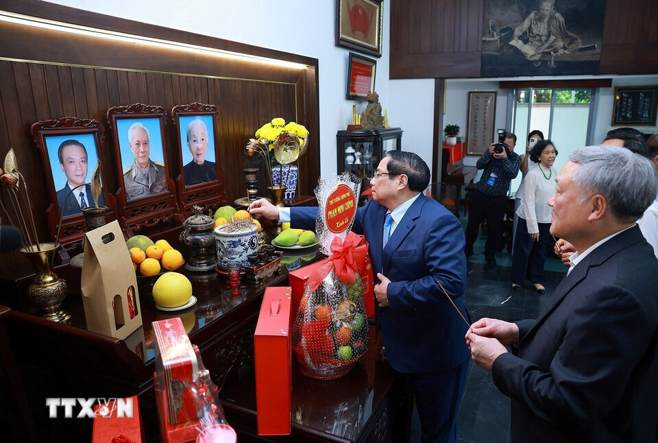 Thủ tướng chúc Tết gia đình nguyên lãnh đạo Đảng, Nhà nước qua các thời kỳ - 9