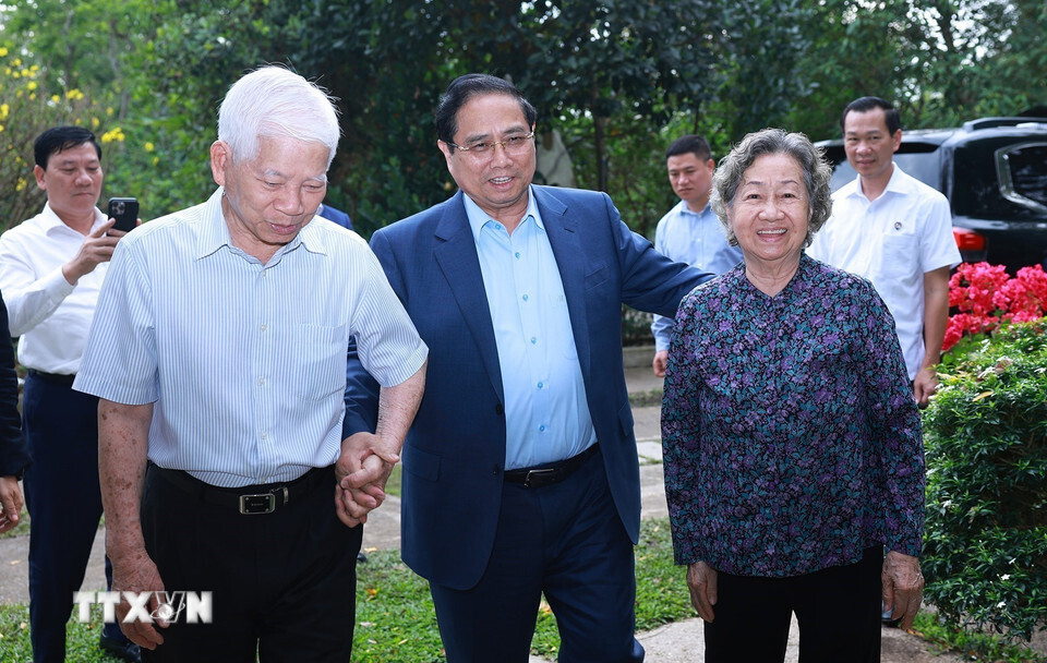 Thủ tướng chúc Tết gia đình nguyên lãnh đạo Đảng, Nhà nước qua các thời kỳ - 14