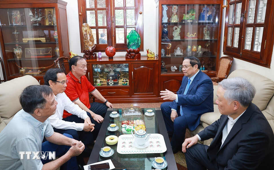 Thủ tướng chúc Tết gia đình nguyên lãnh đạo Đảng, Nhà nước qua các thời kỳ - 8