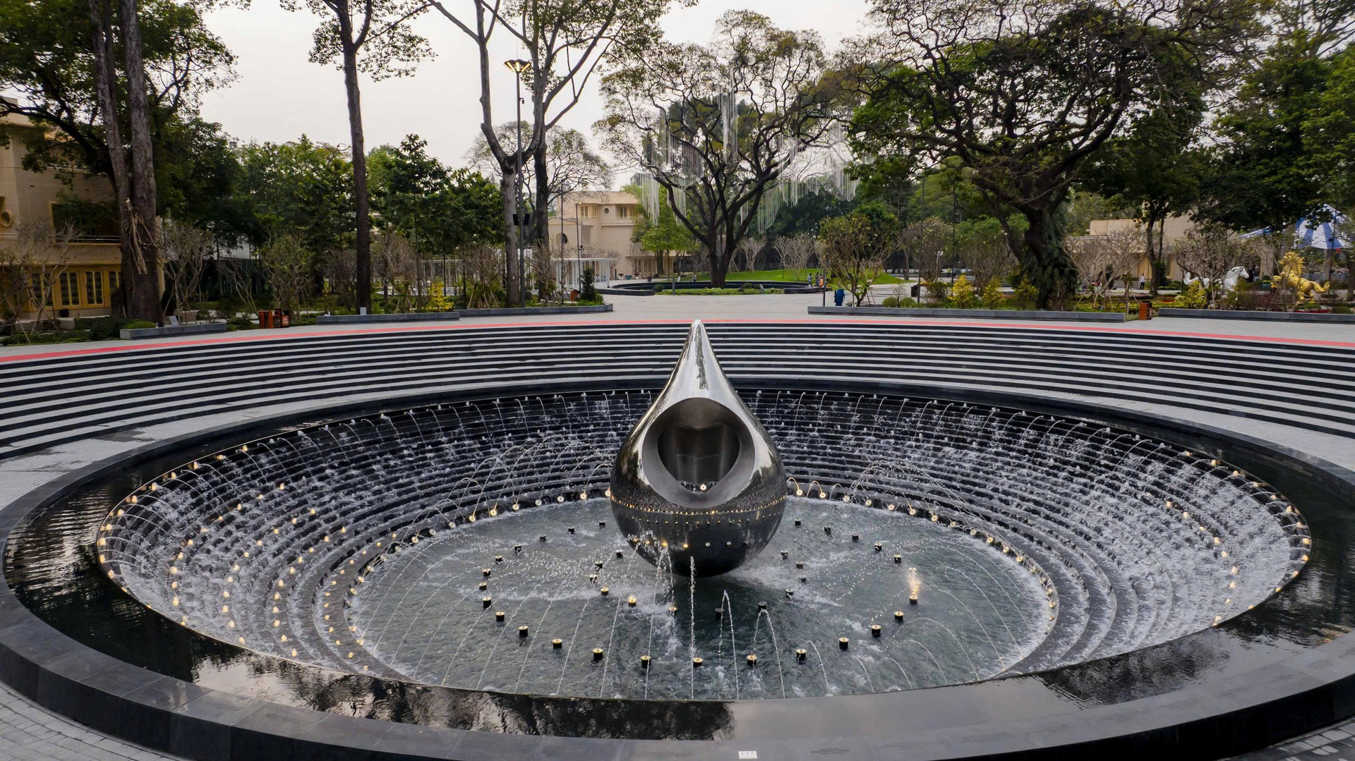 Vườn xuân bên trong công viên tưởng niệm nạn nhân COVID-19 ở TP.HCM - 1