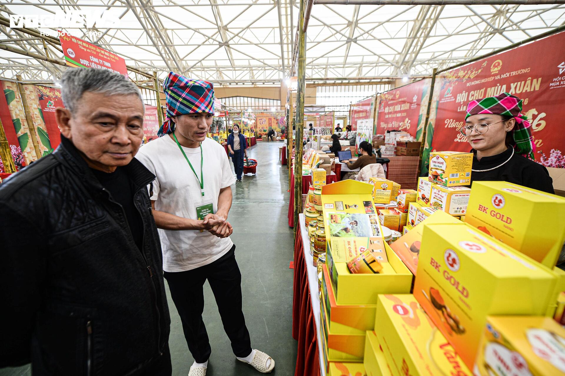 Thủ tướng Phạm Minh Chính dự lễ bế mạc Hội chợ Mùa Xuân 2026 - 9