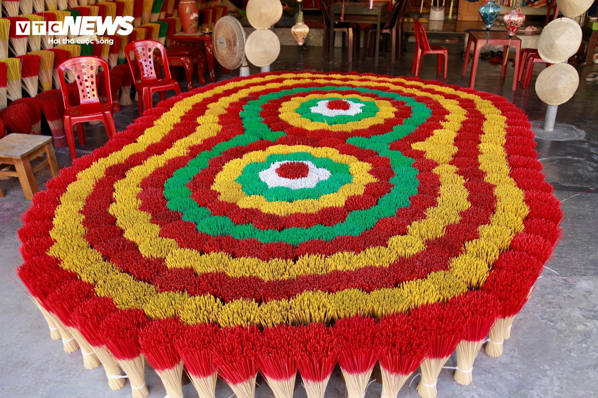 'Mùi Tết' ở làng nghề 700 tuổi hút khách du lịch bậc nhất Cố đô Huế - 4