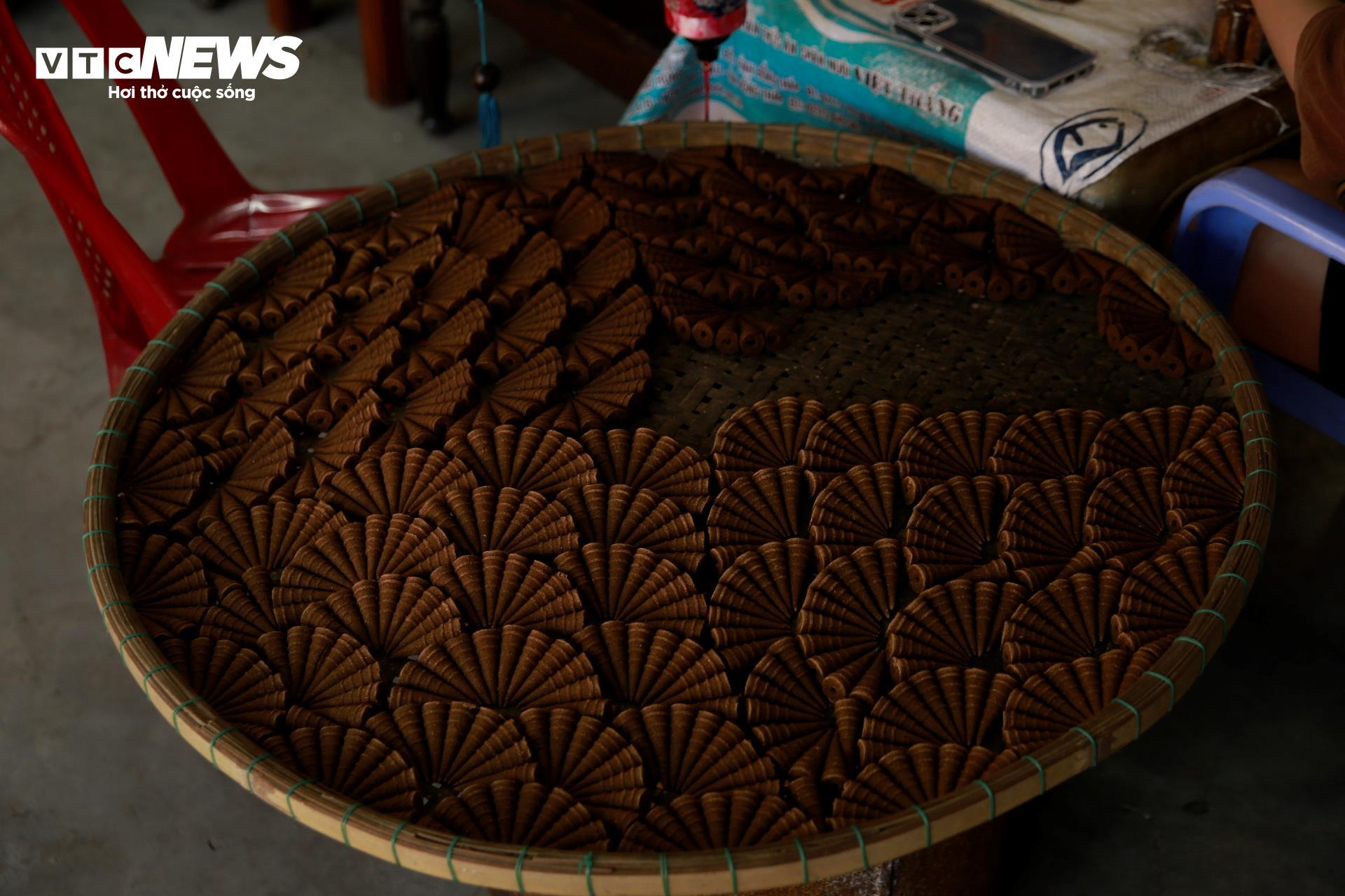 'Mùi Tết' ở làng nghề 700 tuổi hút khách du lịch bậc nhất Cố đô Huế - 7