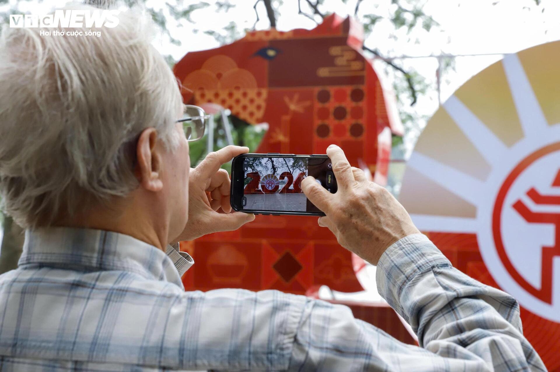 Điểm check-in hoa đào 'hot' nhất Hà Nội những ngày cận Tết - 14