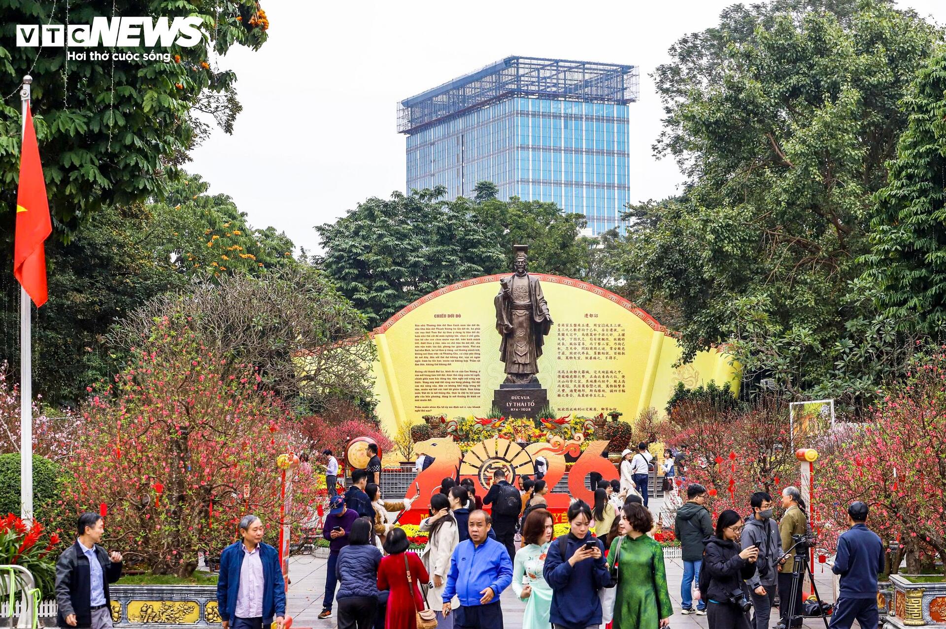 Điểm check-in hoa đào 'hot' nhất Hà Nội những ngày cận Tết - 1