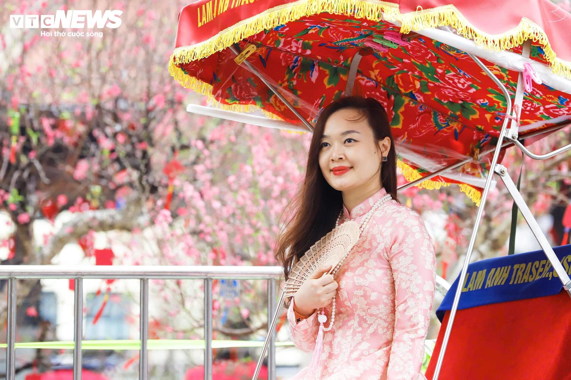 Điểm check-in hoa đào 'hot' nhất Hà Nội những ngày cận Tết - 11