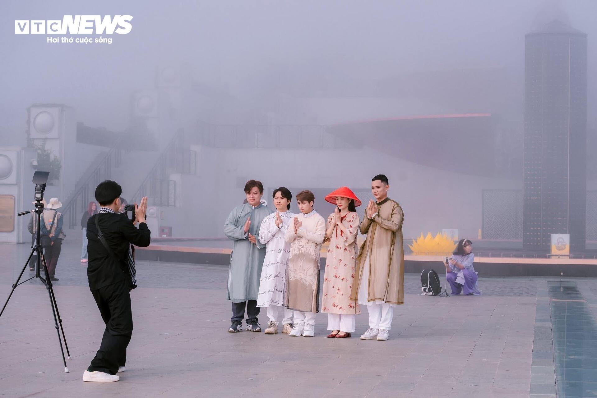 Cuối năm, lên chùa không để xin, mà để tạ ơn - 10