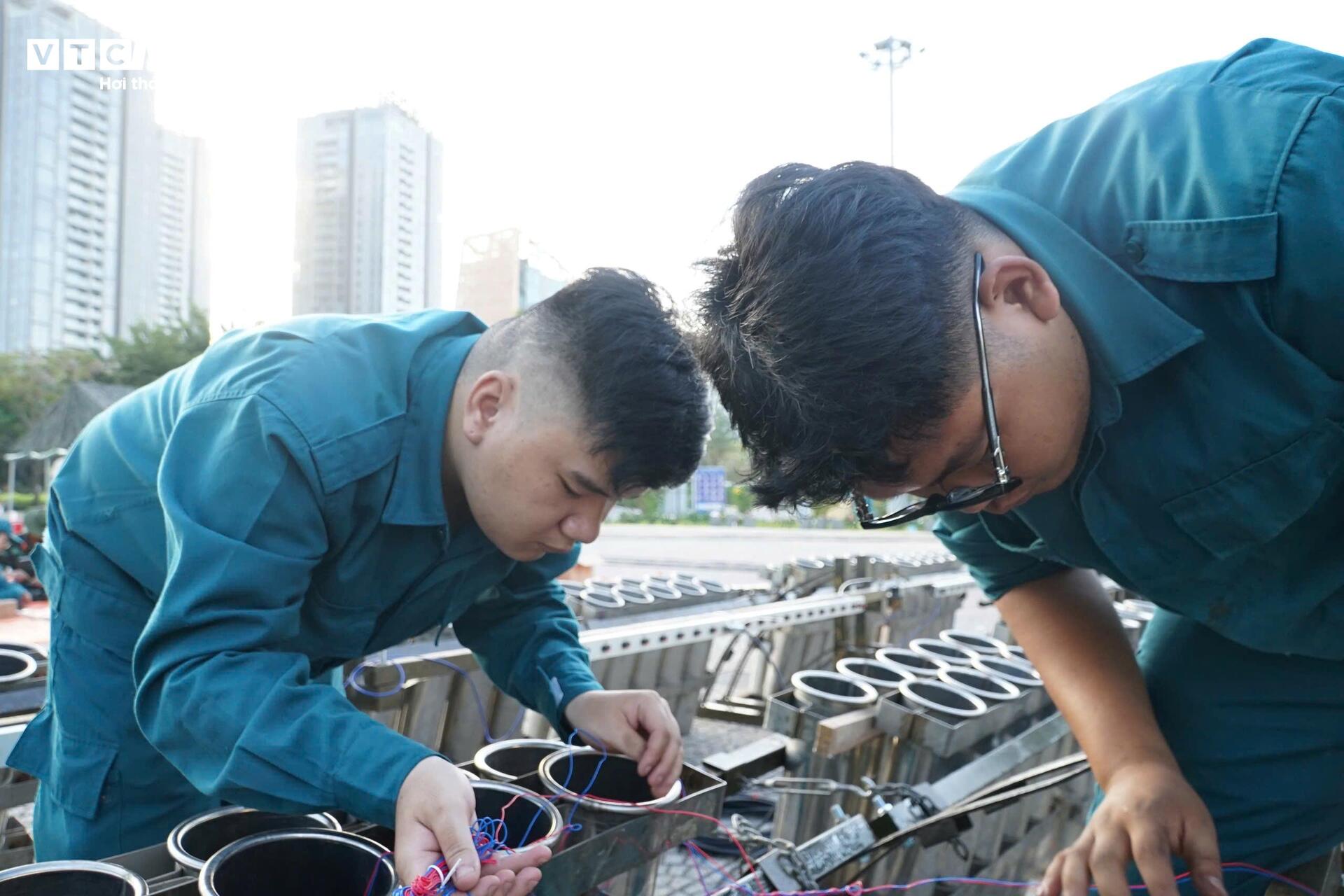 Cận cảnh trận địa pháo hoa ở TP.HCM sẵn sàng khai hỏa đón giao thừa - 16