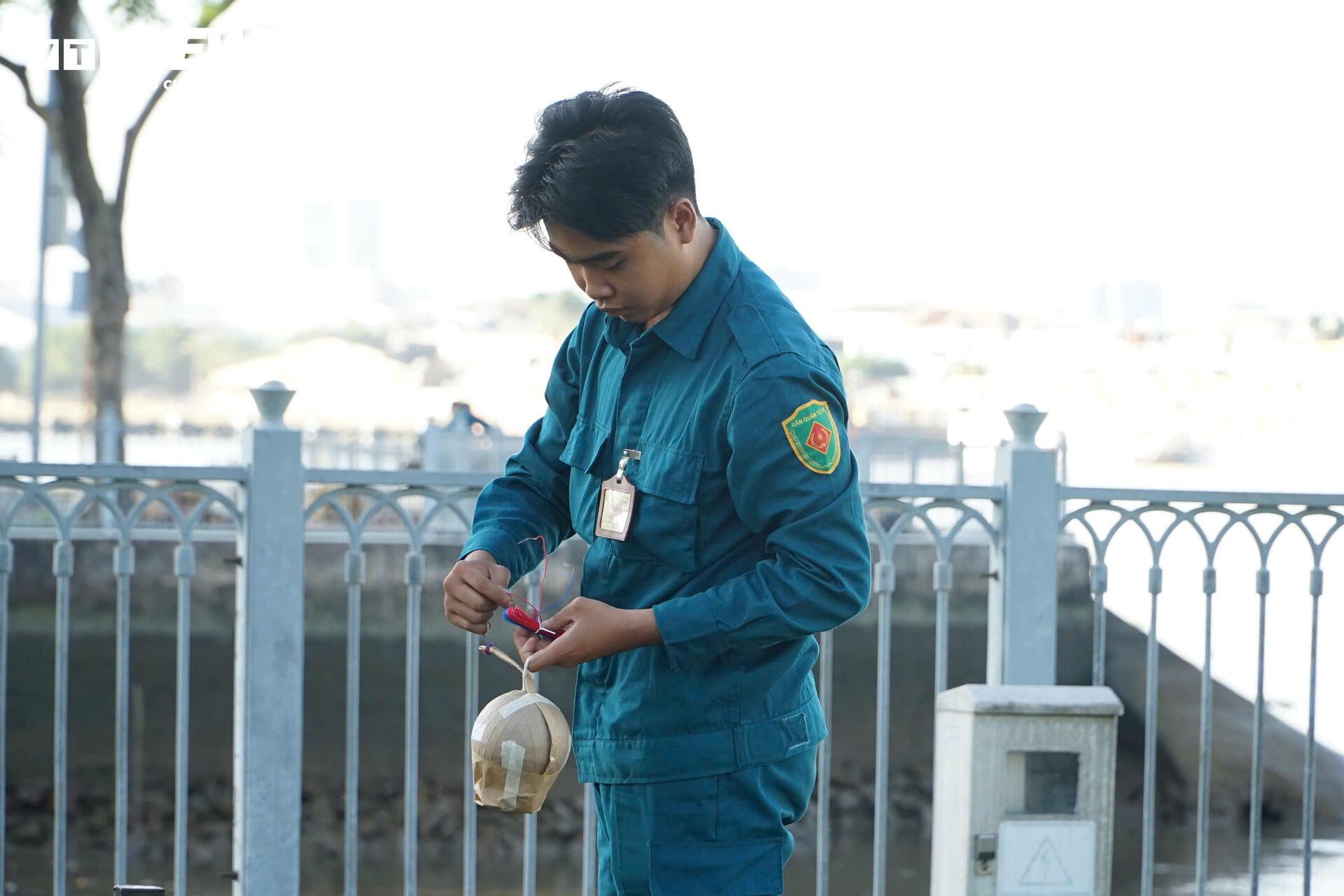 Cận cảnh trận địa pháo hoa ở TP.HCM sẵn sàng khai hỏa đón giao thừa - 15