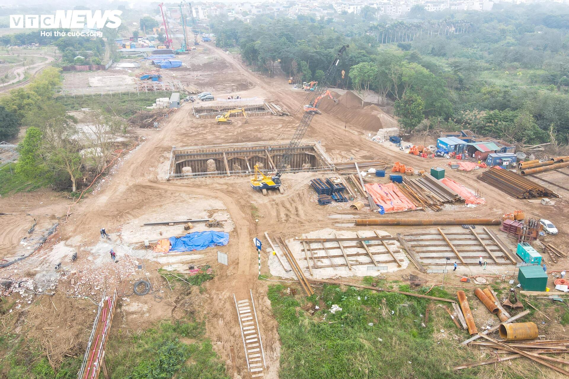 Công nhân, kỹ sư làm việc xuyên Tết tại dự án cầu trọng điểm của Hà Nội - 10