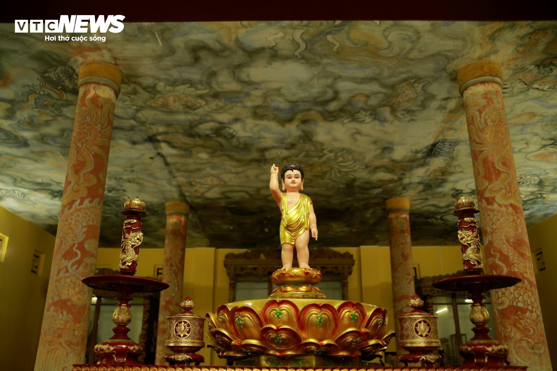 Quốc tự gắn với vị vua thứ 3 triều Nguyễn, có bức tranh rồng lớn nhất Việt Nam - 2