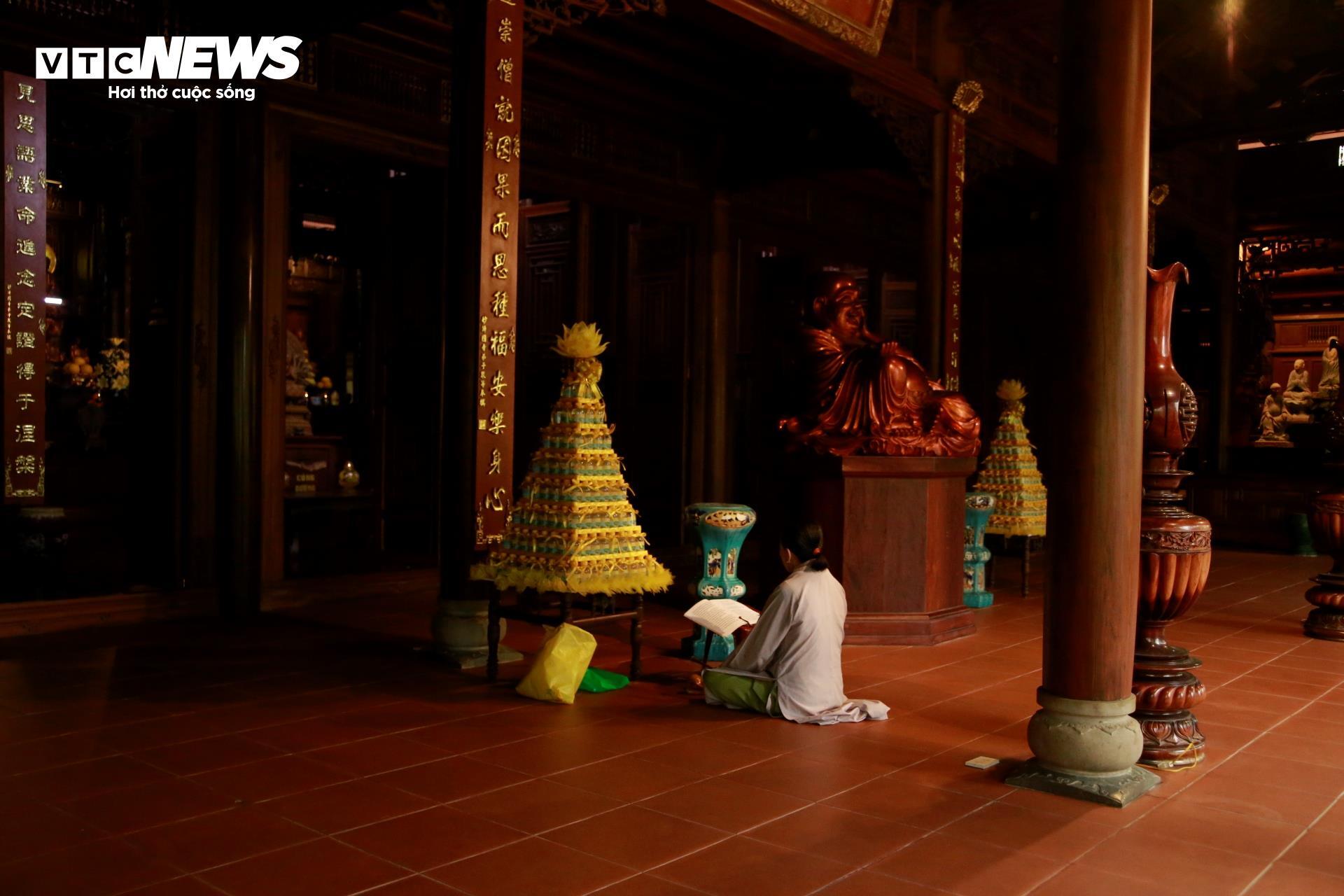 Quốc tự gắn với vị vua thứ 3 triều Nguyễn, có bức tranh rồng lớn nhất Việt Nam - 8