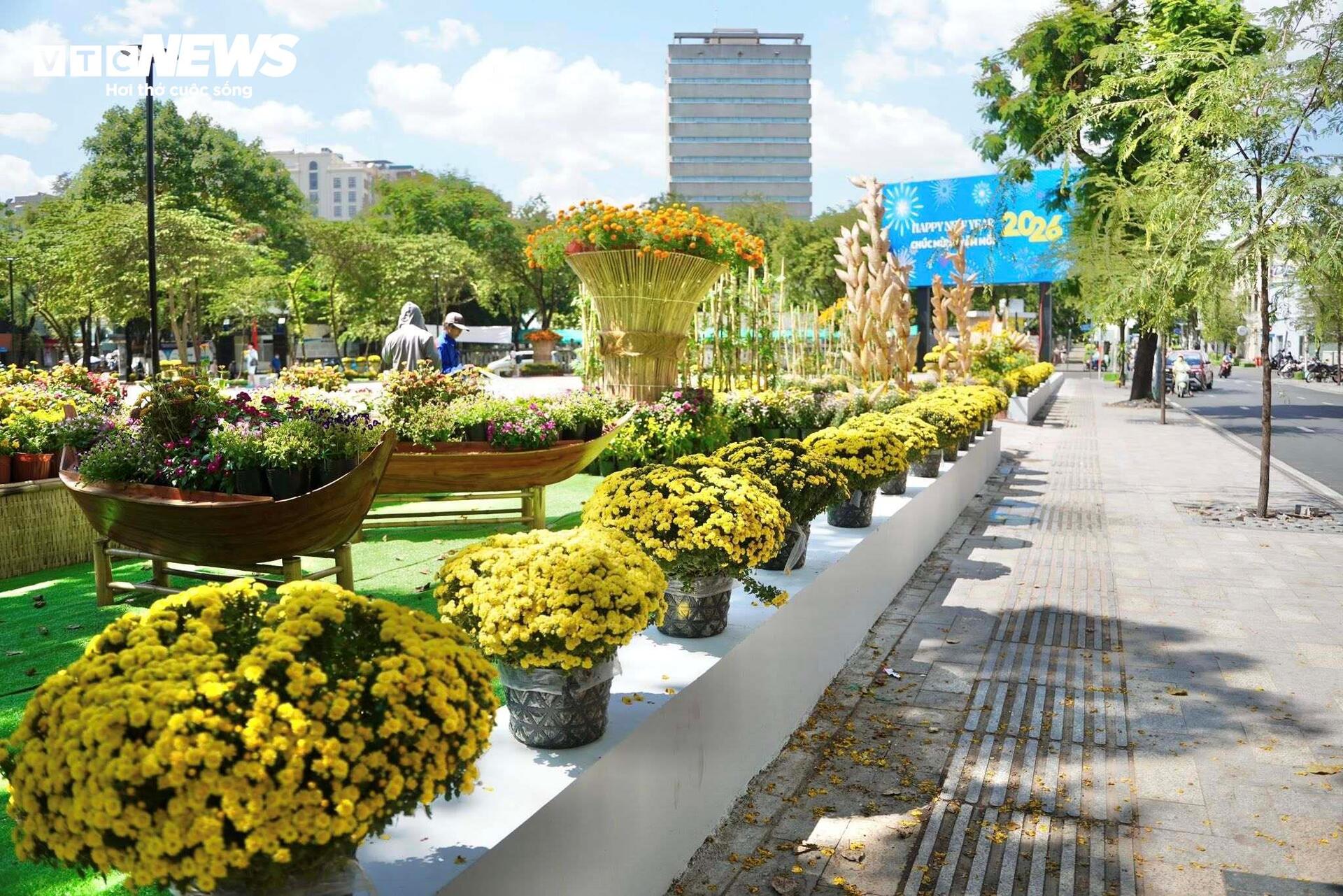 Diện mạo khác lạ của khu đất 'quây tôn' hơn 2 thập kỷ ở trung tâm TP.HCM - 1