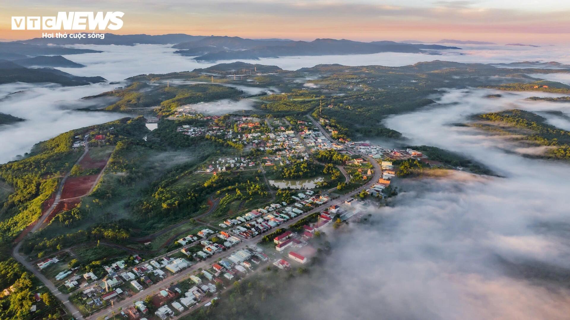 Săn biển mây đầu xuân trên cao nguyên Măng Đen - 2