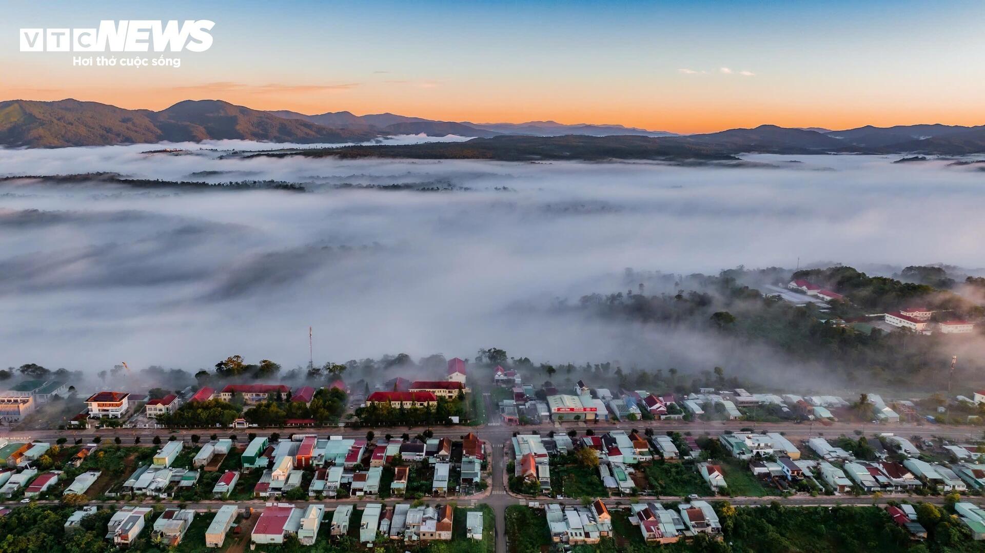 Săn biển mây đầu xuân trên cao nguyên Măng Đen - 8