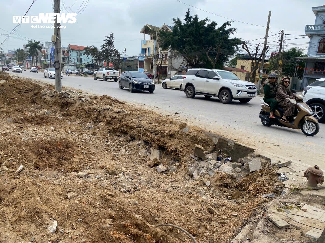 Dự án hơn 1000 tỷ đồng ở Thanh Hoá không rào chắn, người dân nơm nớp lo tai nạn - 10