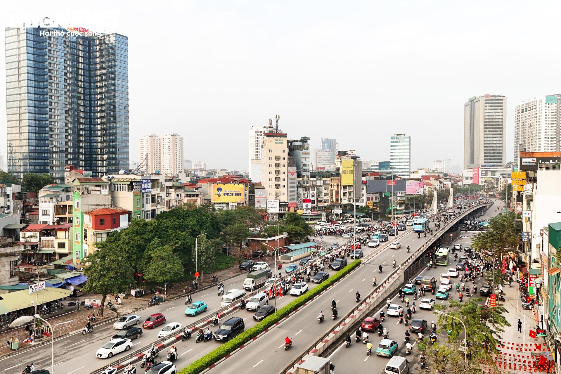 Hiện trạng đường Láng trước đề xuất mở rộng lên gần 54m - 10