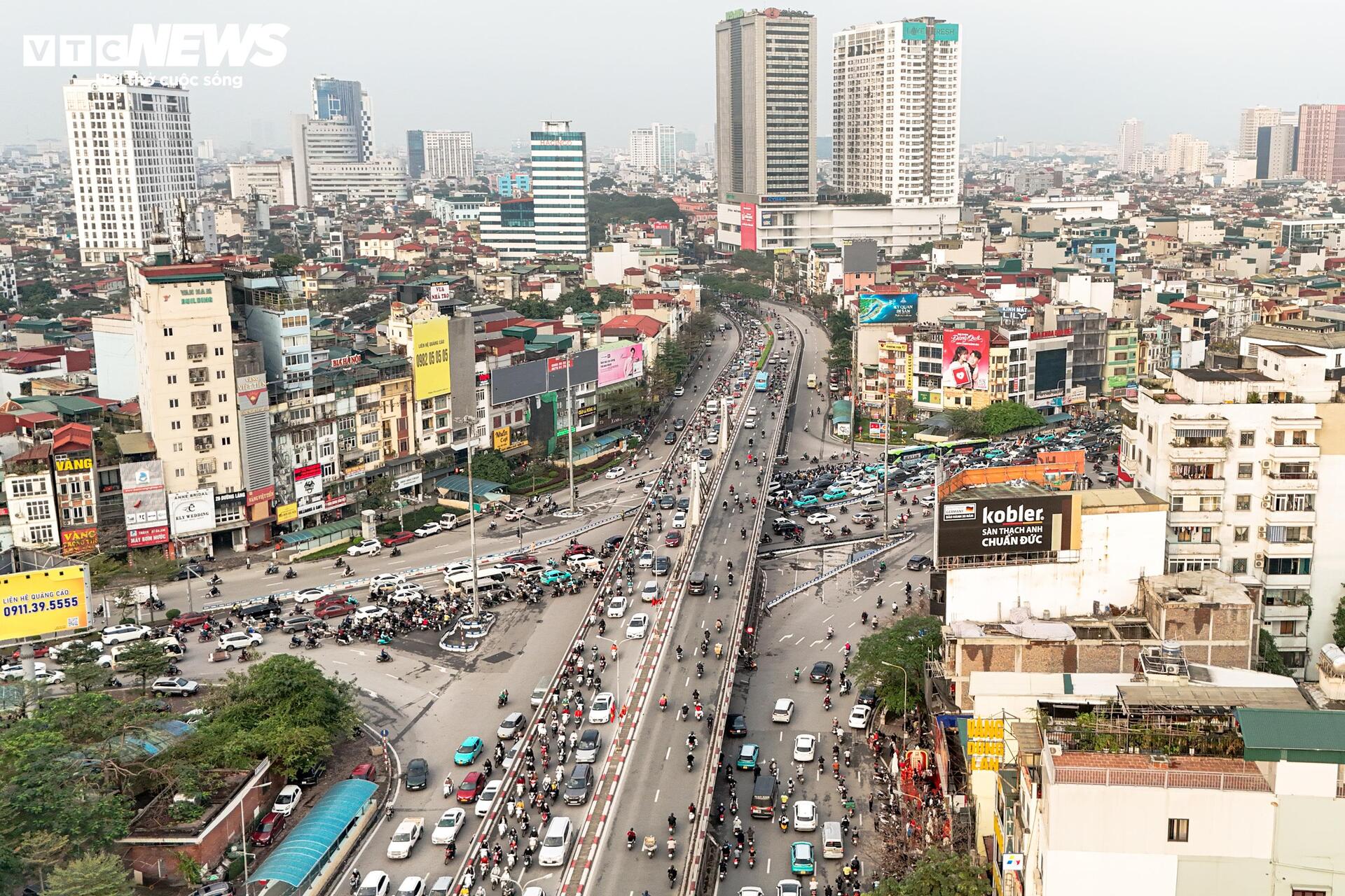 Hiện trạng đường Láng trước đề xuất mở rộng lên gần 54m - 13