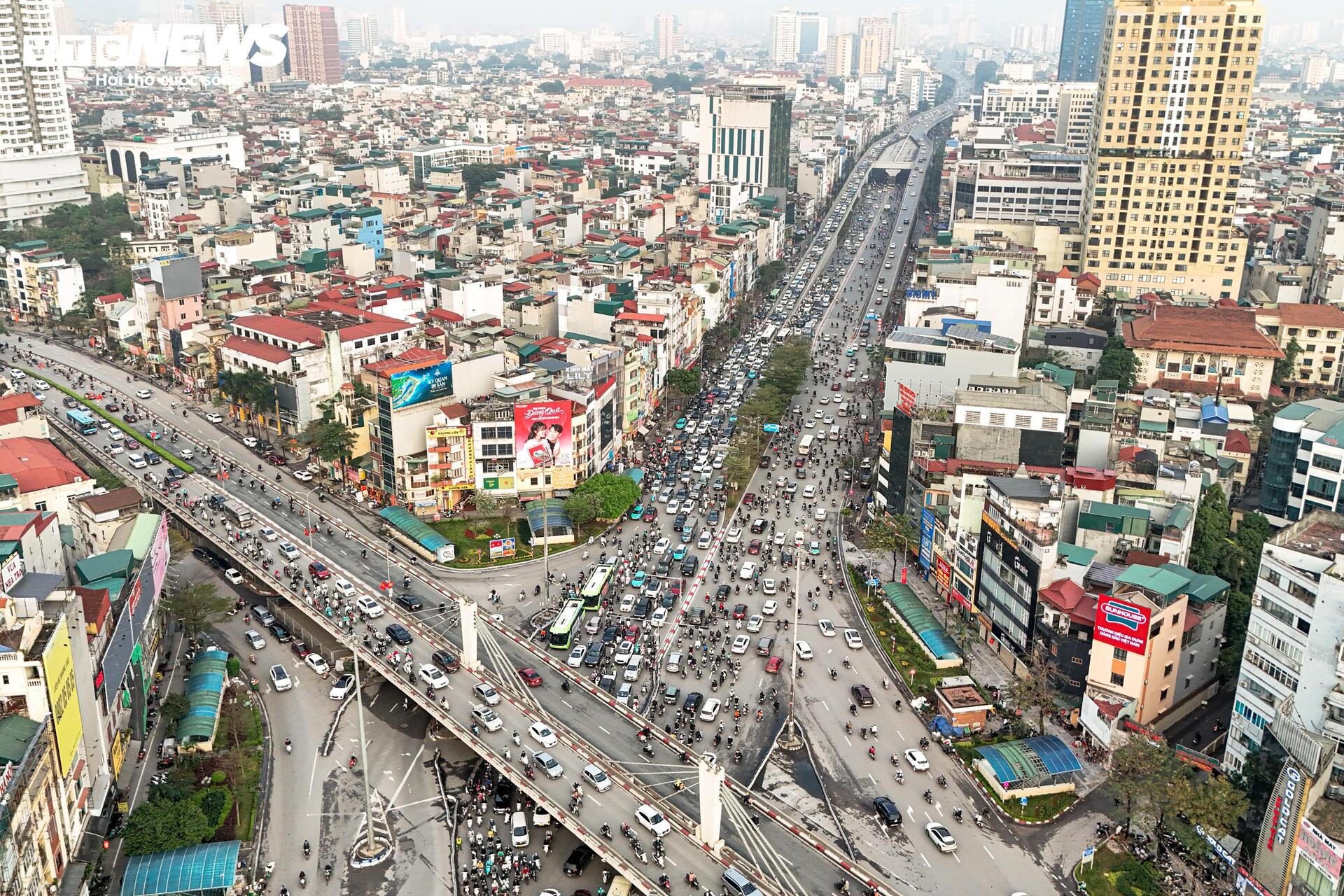 Hiện trạng đường Láng trước đề xuất mở rộng lên gần 54m - 11