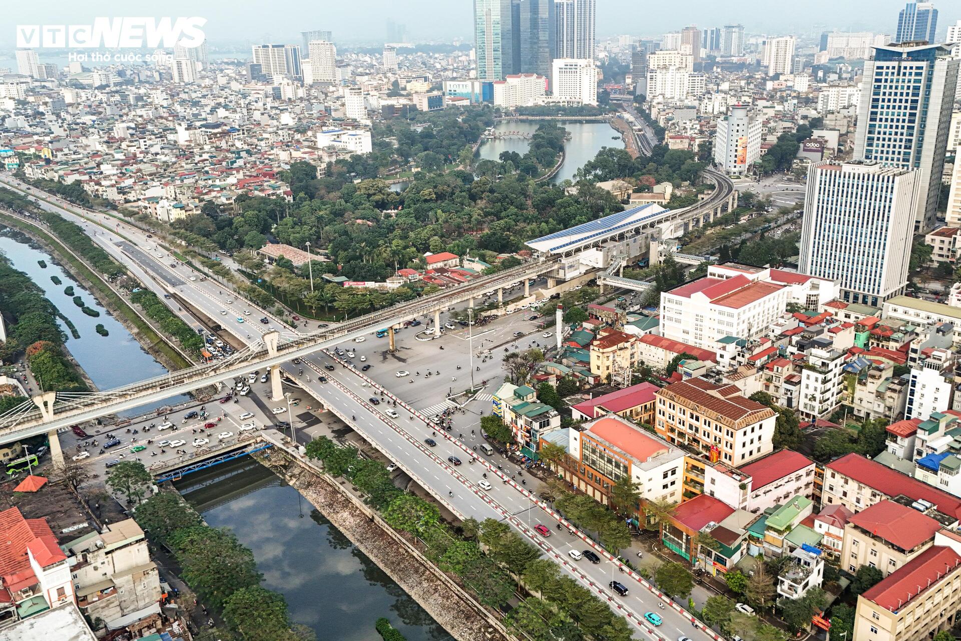 Hiện trạng đường Láng trước đề xuất mở rộng lên gần 54m - 12