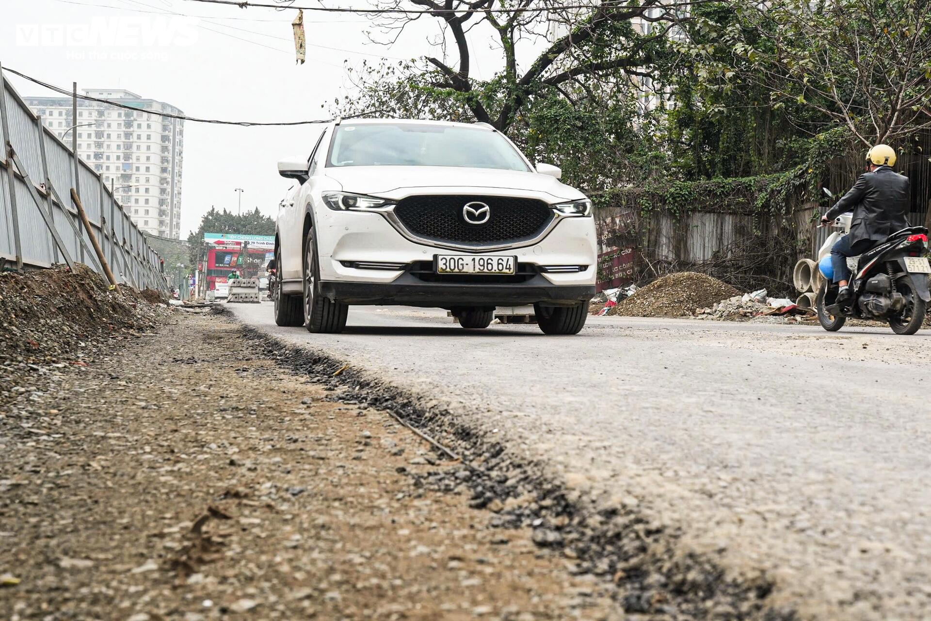 Diện mạo mới của đoạn đường từng chi chít ‘ổ voi, ổ gà’ ở Hà Nội - 5