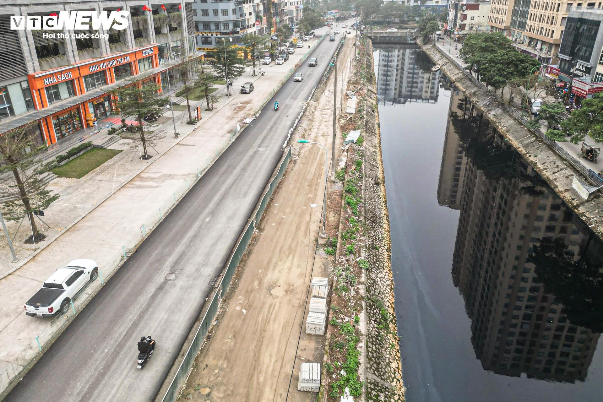Diện mạo mới của đoạn đường từng chi chít ‘ổ voi, ổ gà’ ở Hà Nội - 9