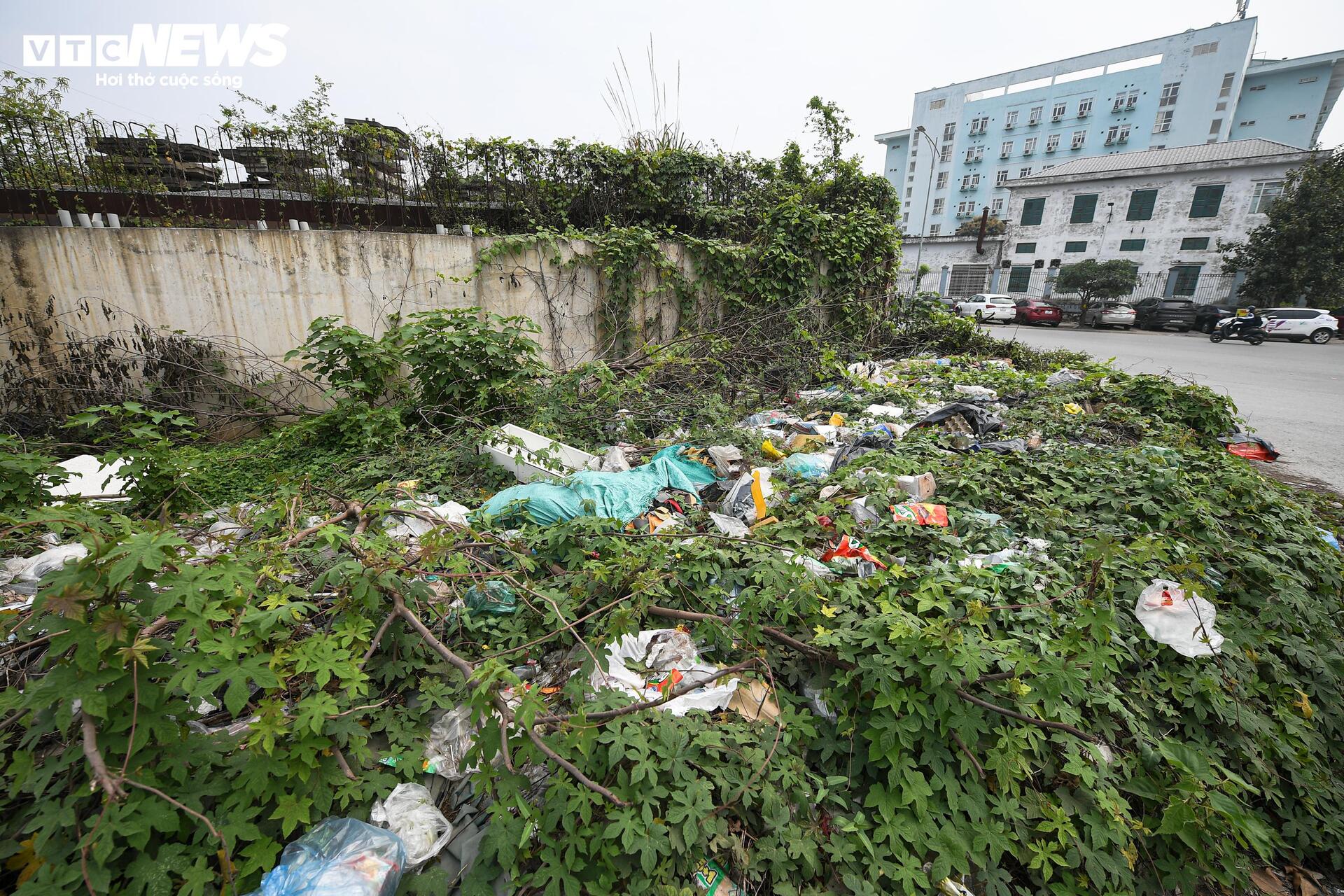 Dự án cầu vượt 'đắp chiếu' nhiều năm trên tuyến đường nghìn tỷ ở Hà Nội - 3