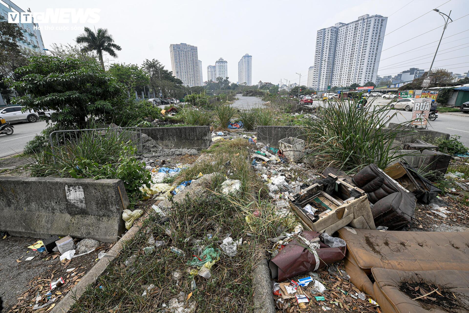 Dự án cầu vượt 'đắp chiếu' nhiều năm trên tuyến đường nghìn tỷ ở Hà Nội - 6