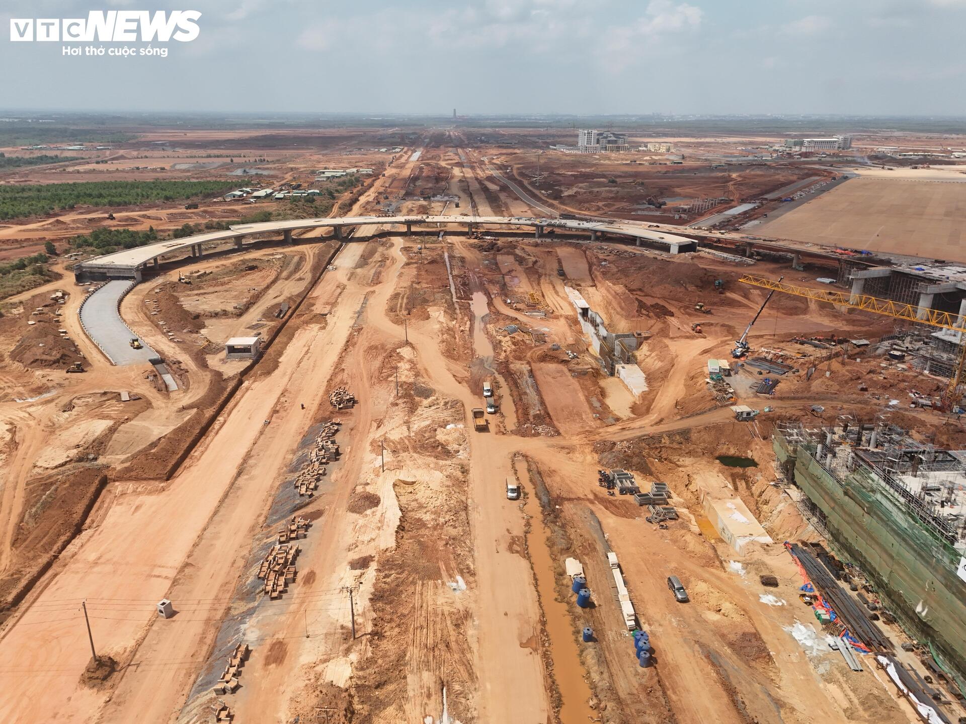 Toàn cảnh sân bay Long Thành trước mốc dự kiến vận hành thương mại - 8